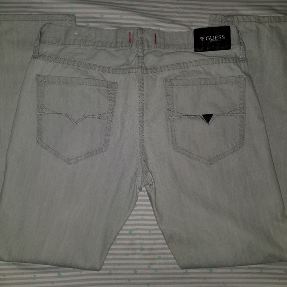 Guess Jean's - Picture 2 of 3